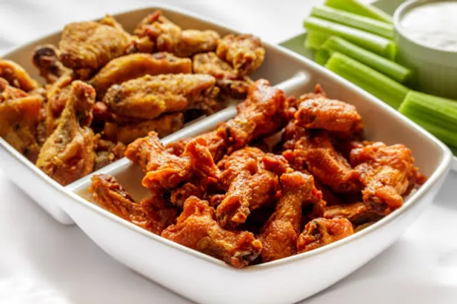 Proud Willie's Wings and Stuff