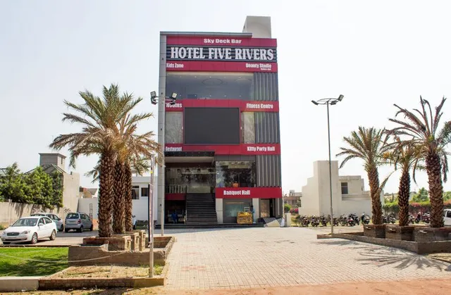 Hotel five rivers jagraon