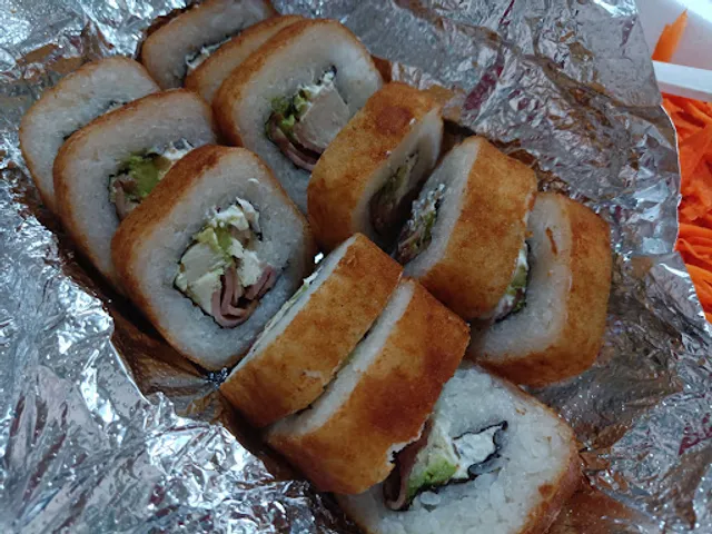Frankys Pizza & Sushi Roll