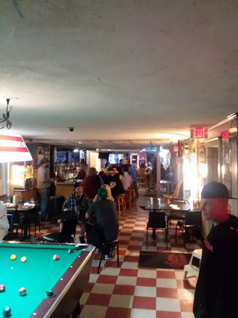 South Gardner "Hotel" - Pub & Bar