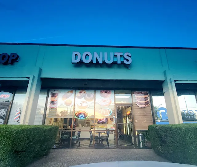 Donut Palace (Collins Donuts)