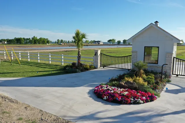 Peninsula Point RV & Tiny Home Luxury Resort