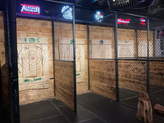 JD's Hideaway Mankato Axe Throwing