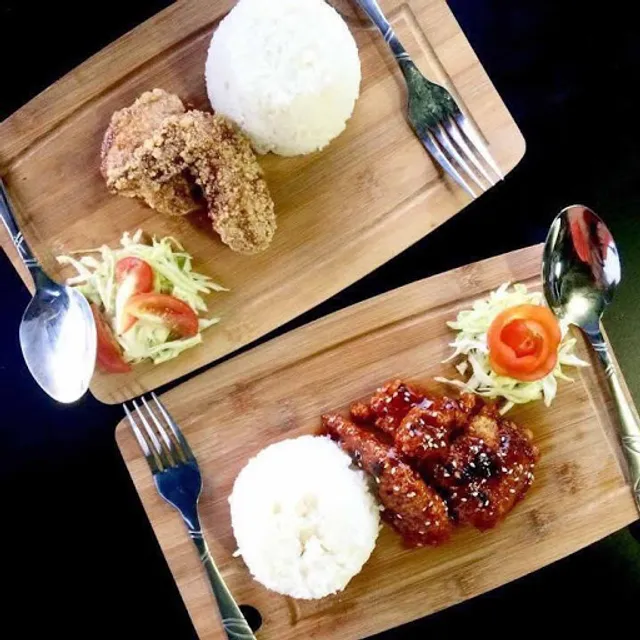 Ozzy Rooftop Bar & Restaurant