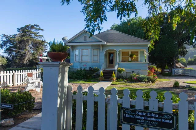 Old Edna Vacation Farmhouse and Cottage Rentals