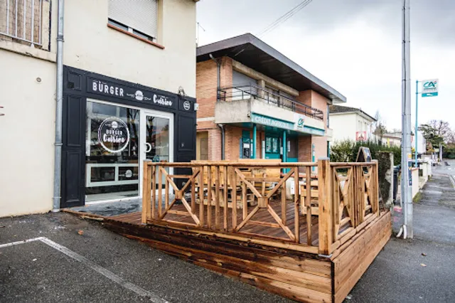 Un burger dans la cuisine - Saint Jean