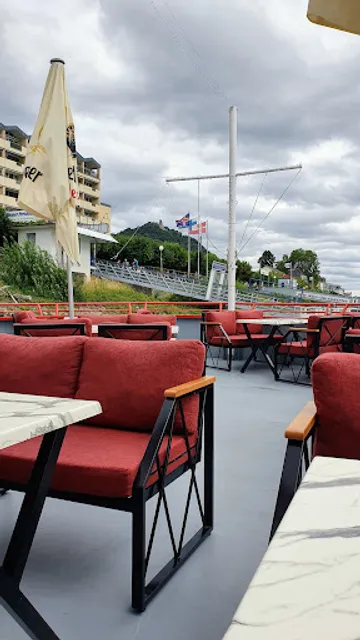 Alte Liebe Schiff – Biergarten Königswinter