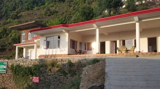 Ekama Stays ( formerly The Pine Cottage)