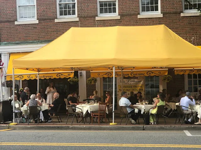 La Lanterna Cafe & Grill