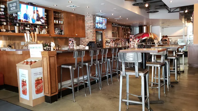 Famoso Italian Pizzeria - Jasper National Park