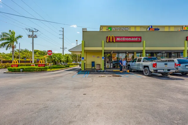 Kings Bay Shopping Center