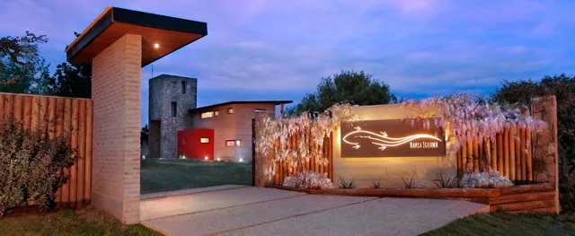 Bahia Iguana Suites y Lago