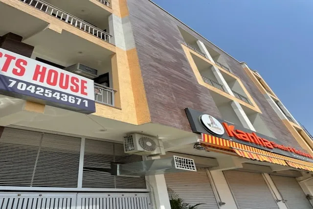 Capital O Kanha Guest House