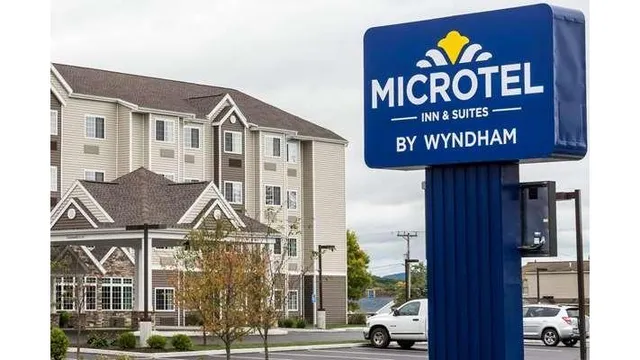 Microtel Inn & Suites by Wyndham Altoona