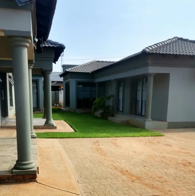 Motheo Exquisite Guesthouse