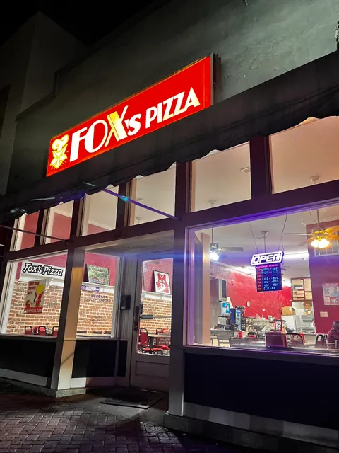 Fox's Pizza Den