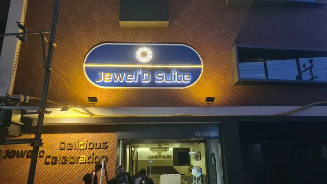 Jewel'D Suite - Hotel & Banquet & Restaurant