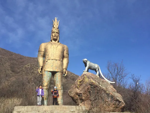 Sakskiy Voin. Zolotoy Chelovek