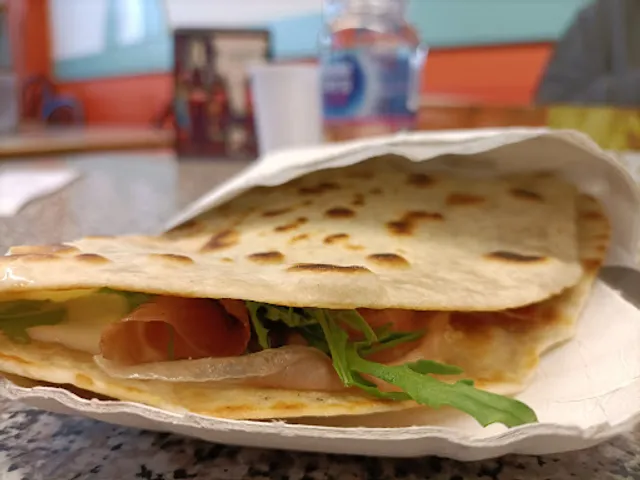 Pizzeria e Piadineria Yoghi