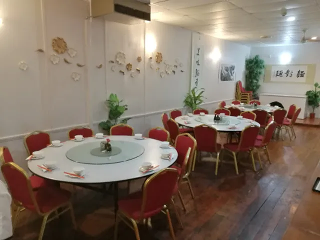 Noodles 'N' Dumplings