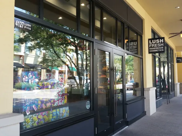 Lush Cosmetics Destin Commons