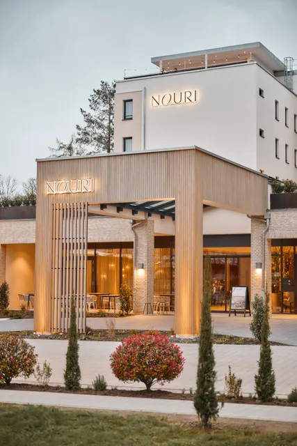 Nouri Hotel