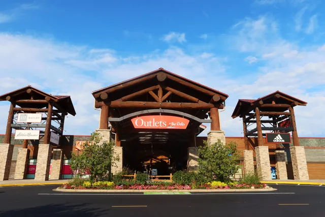 Outlets at the Dells