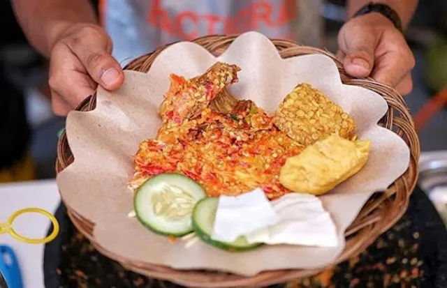 Ayam Gepuk Pak Gembus Cabang Siteba