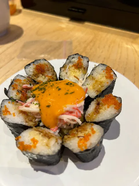 Tom Sushi, Paris Van Java