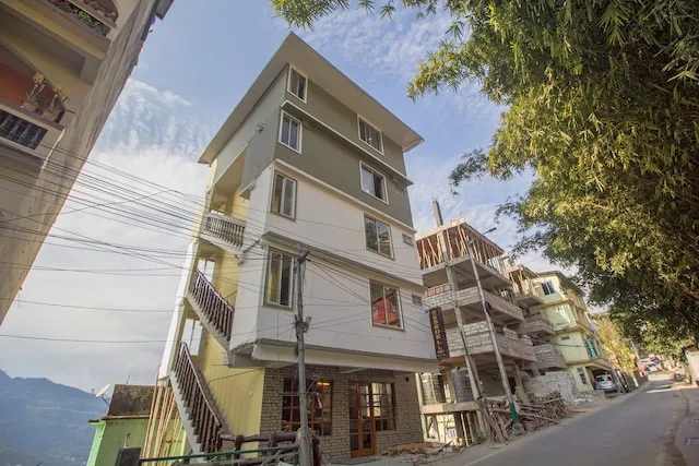 OYO Flagship 27672 Rosedell Inn