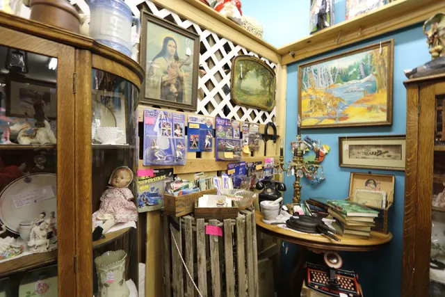 Ubetcha Antiques & Uffda Gifts - Tower, MN
