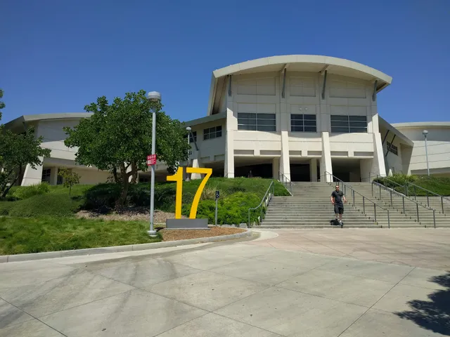 Cal Poly Pomona College of Engineering Bldg 17