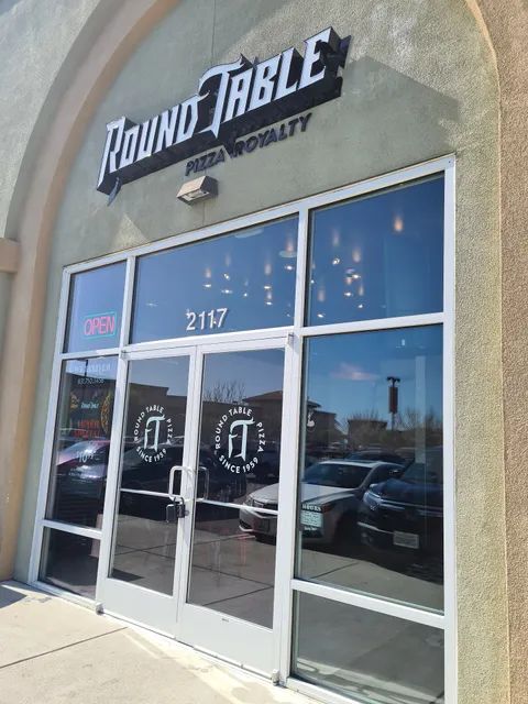 Round Table Pizza