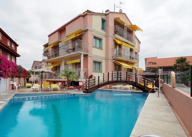 Duerming Velero Apartamentos, Montalvo