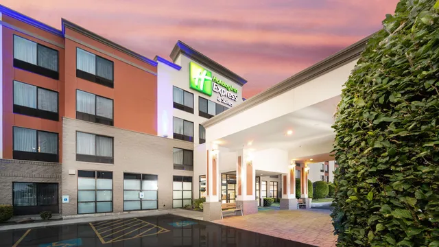 Holiday Inn Express & Suites Pasco-Tricities