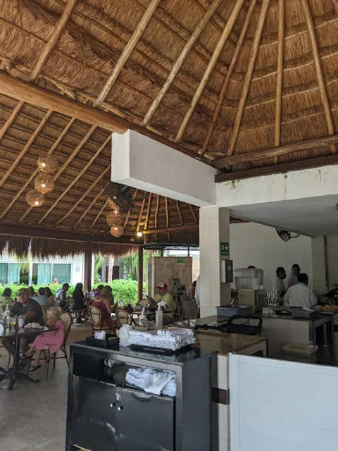 Lizards Pool Bar and Grill