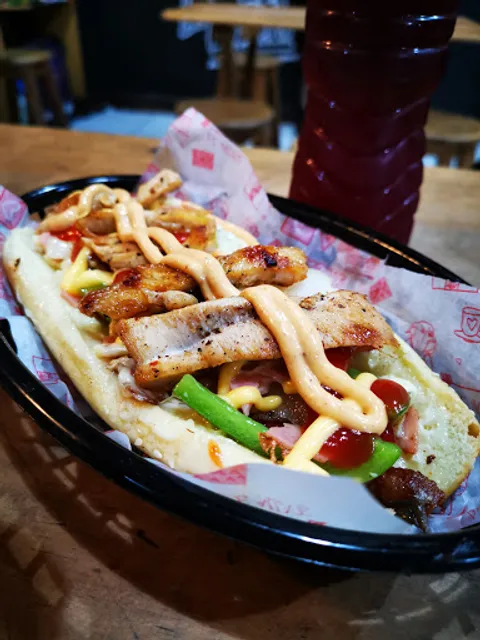 La Perrera / Jochos y Hamburguesas