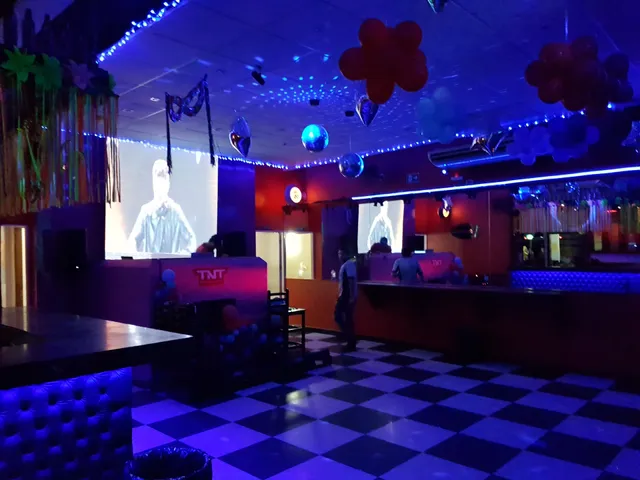 PiraTchay / Murillo Mel de Tchay e gelos de sabor.