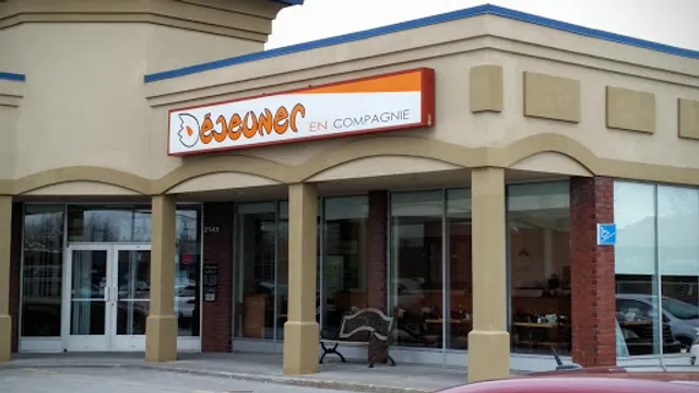 Dejeuner En Compagnie