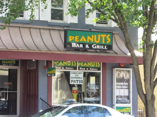 Peanuts Bar & Grill