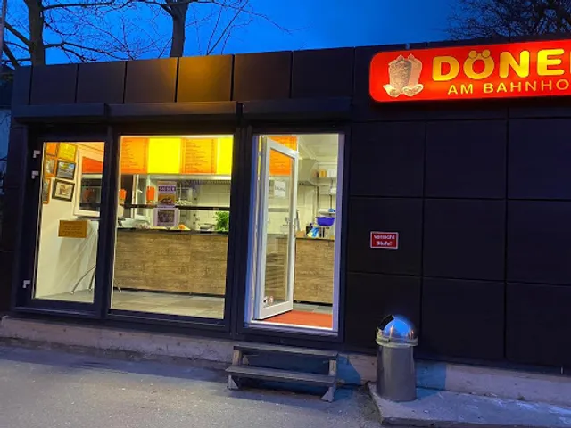 Drehspieß am Bahnhof