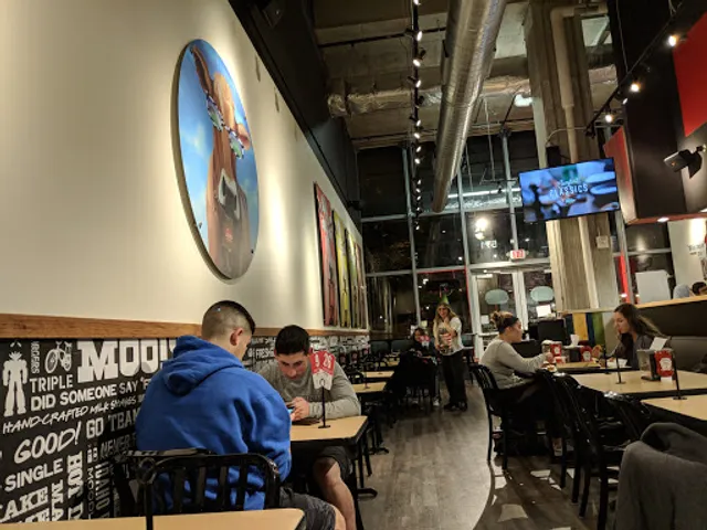 MOOYAH Burgers, Fries & Shakes