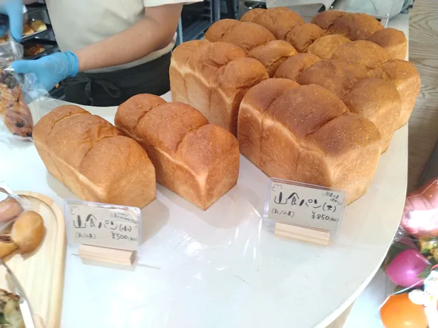 パンとお菓子のお店 Chame