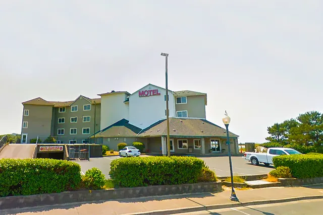 Siletz Bay Beachfront Hotel by OYO Lincoln City