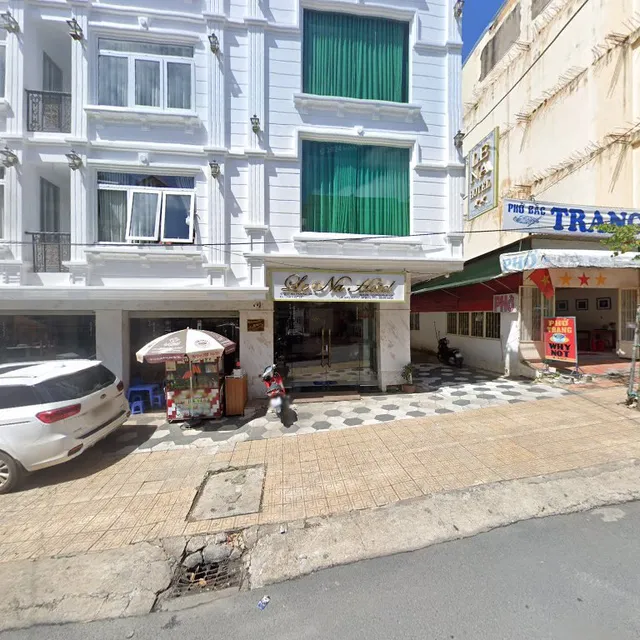 Lê Na Hotel