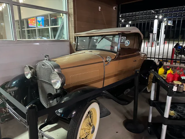 Crandall Cotton Gin Restaurant & Bar