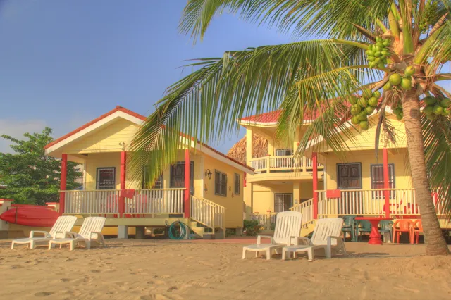 The White Horse Inn - Hopkins Village/Beach