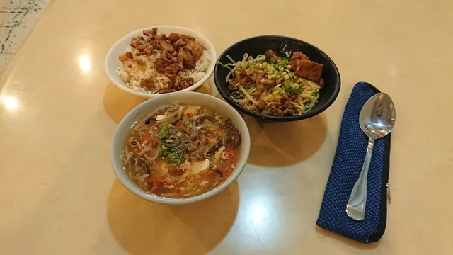 新台灣美食~牛肉麵