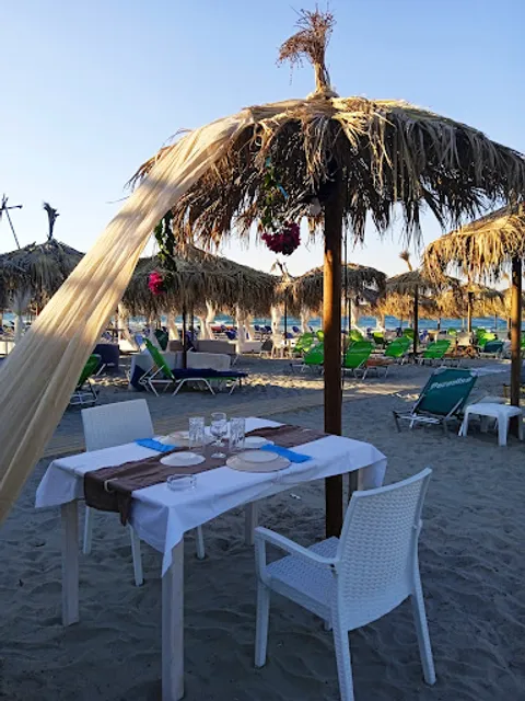 PORTO PARADISO restaurant beach bar