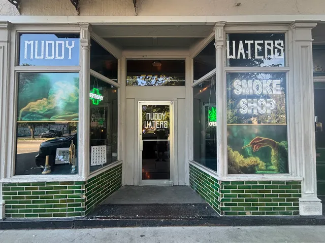 Muddy waters smoke shop